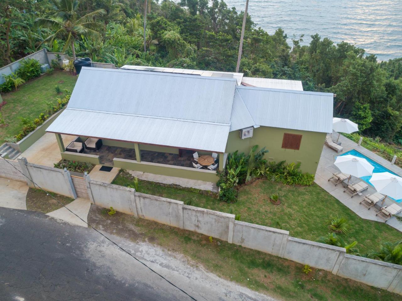 Pagua Bay House - Oceanfront Cabana'S Marigot Buitenkant foto